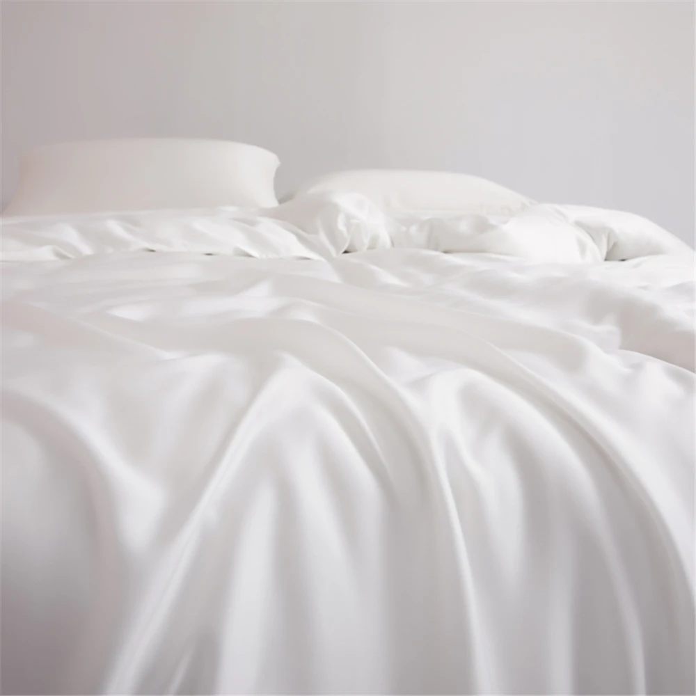 High-quality mulberry silk bedding with certifications for environmental sustainability