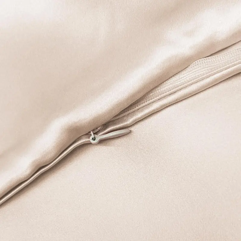 100% Mulberry Silk Pillowcase - Standard Size 22 Momme Luxury Bedding for Skin & Hair Care - Image 4