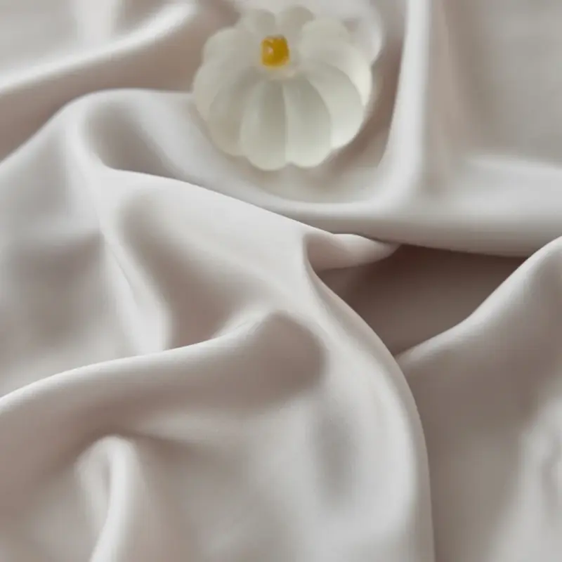 100% Mulberry Silk Duvet Cover Set - 4-Piece Luxury Bedding with Pillowcases for Healthy Skin - Image 5